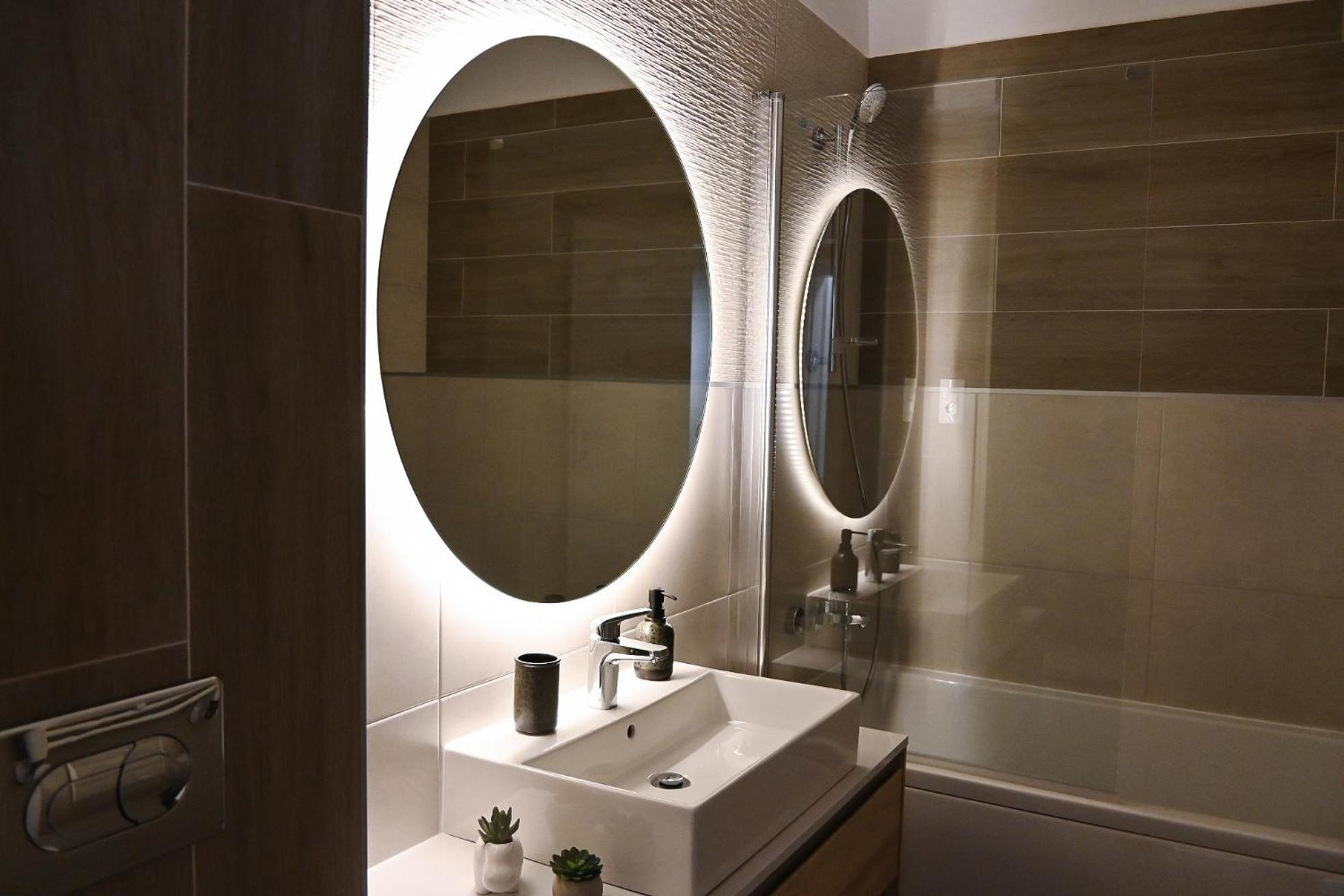 Urban Plaza - Aparthotel Braşov Esterno foto