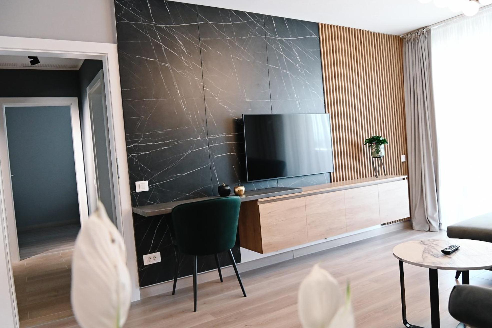 Urban Plaza - Aparthotel Braşov Esterno foto