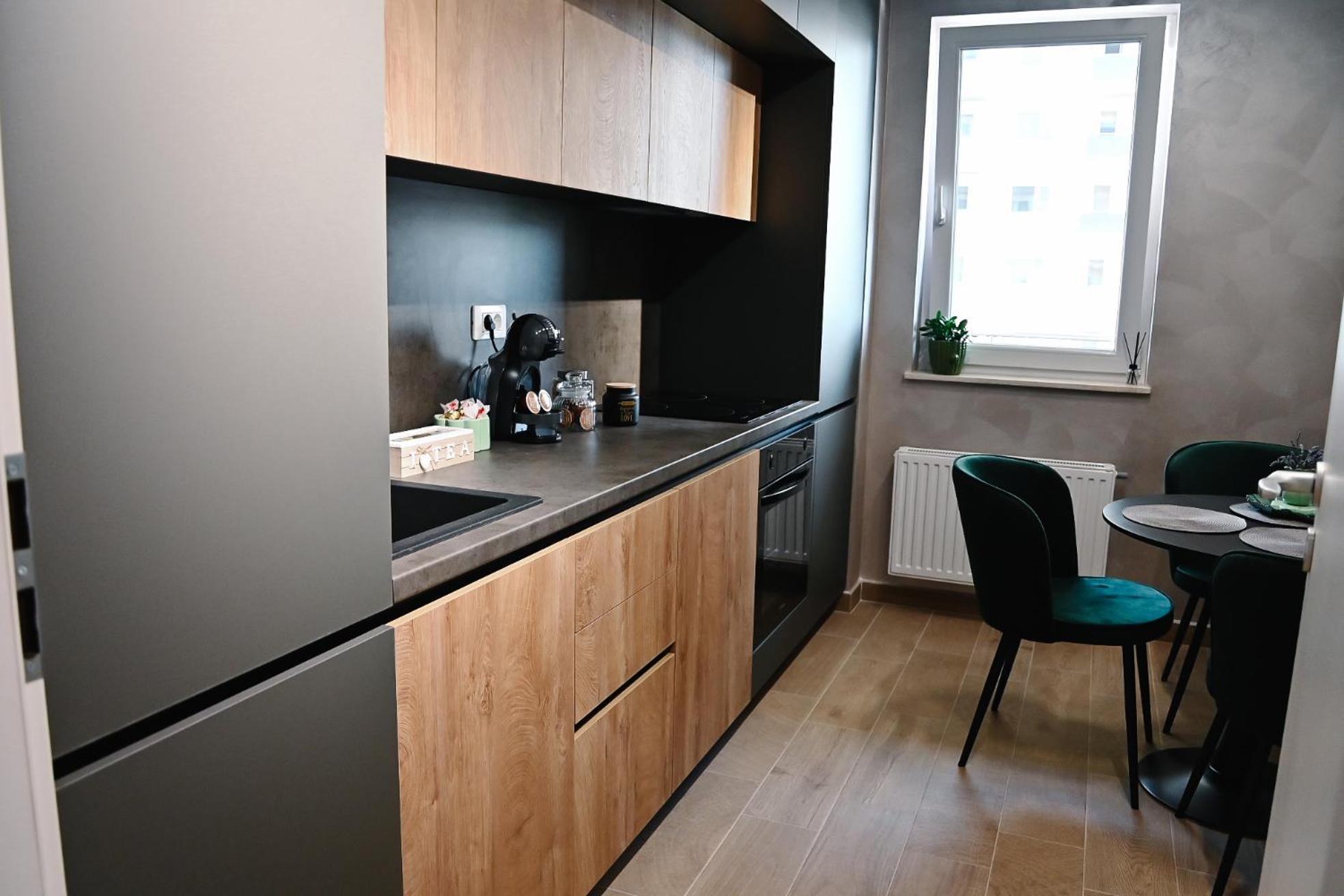 Urban Plaza - Aparthotel Braşov Esterno foto