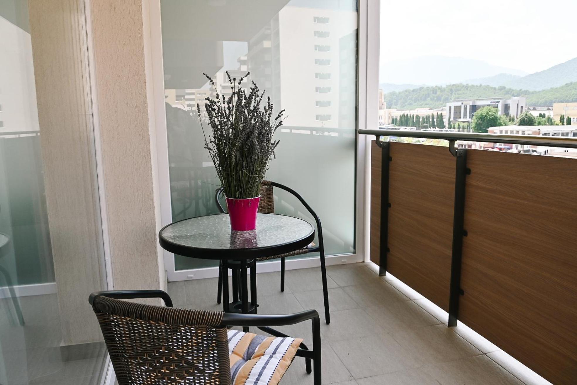 Urban Plaza - Aparthotel Braşov Esterno foto